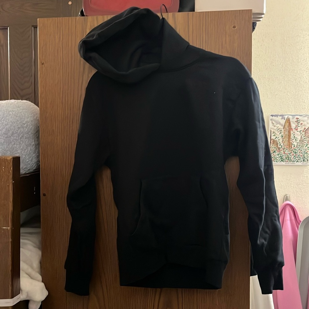 Black aritzia The Constant hoodie